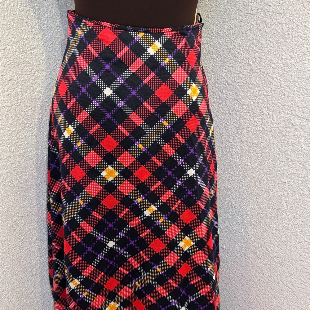 Vintage Beverly Vogue California 1970’s red and black plaid maxi skirt. Size XS.